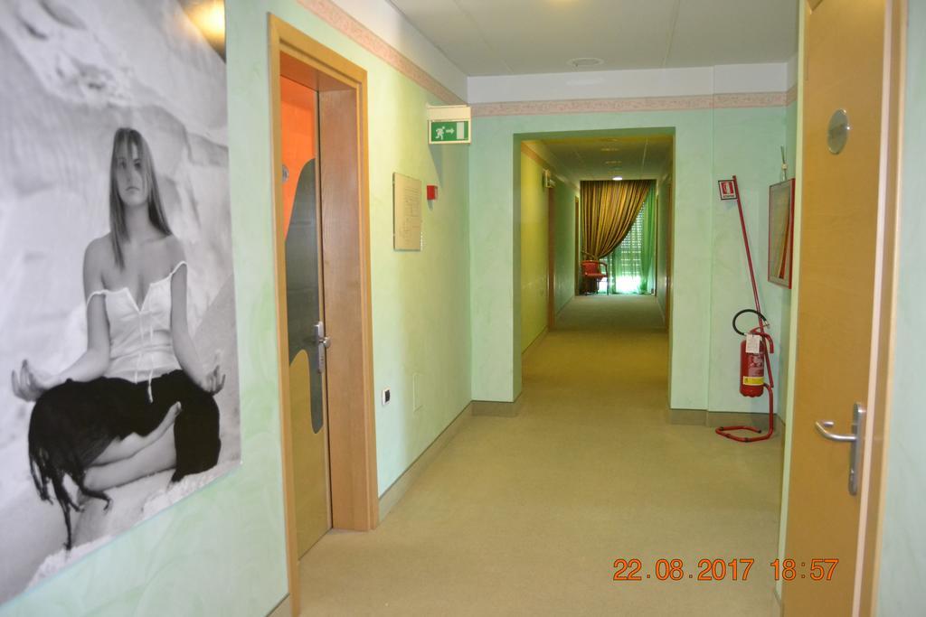 Hotel Del Sole Margherita Di Savoia Extérieur photo